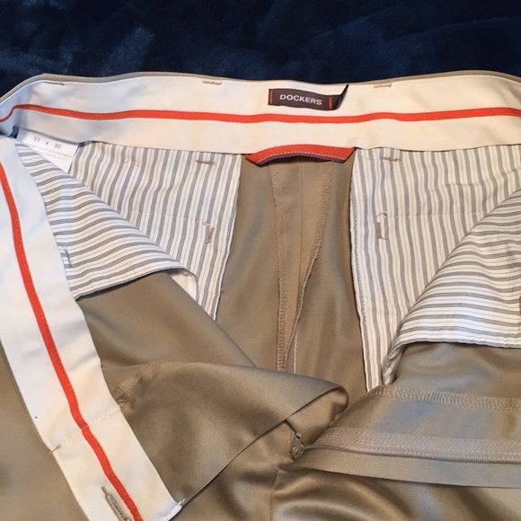 Docker’s Khaki Men’s Trousers - Picture 4 of 6